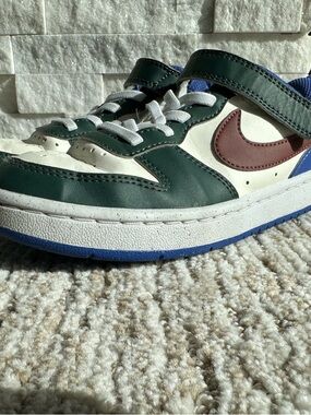Nike Kids Green, Cream & Maroon Low-Top Sneakers